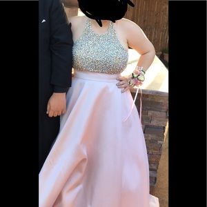 Cute prom dress!